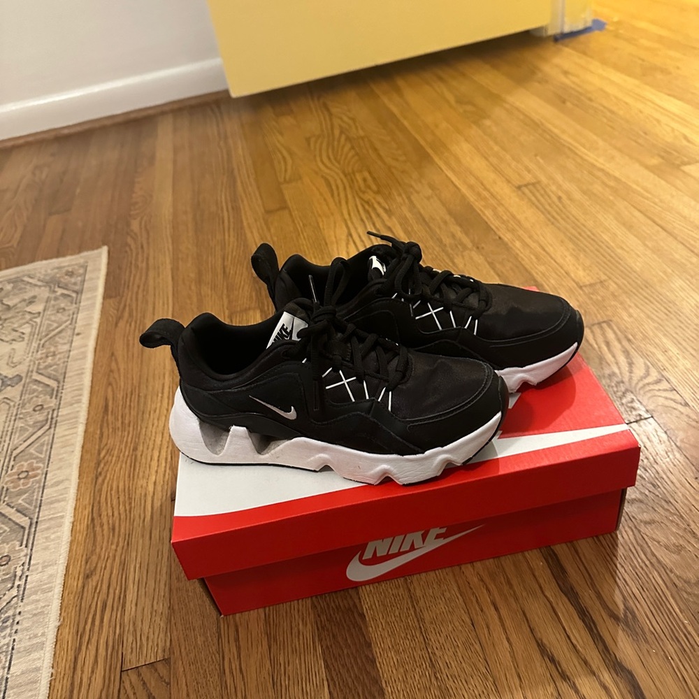 NIKE RYZ 365 SNEAKERS | RUNNING SHOES